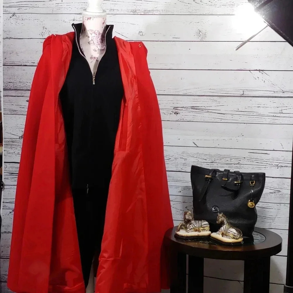 Hooded JR  Cape Cloak Large but fits like a medium - Picture 3 of 8